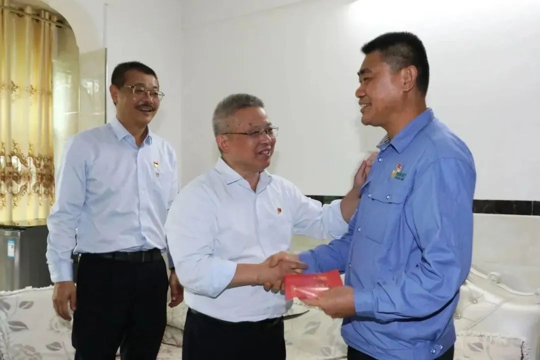 海南礦業(yè)開展新春慰問“送溫暖”活動(dòng)4.jpg