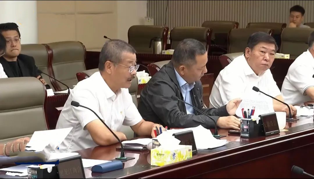 劉明東應邀參加海南省政府與商會座談會